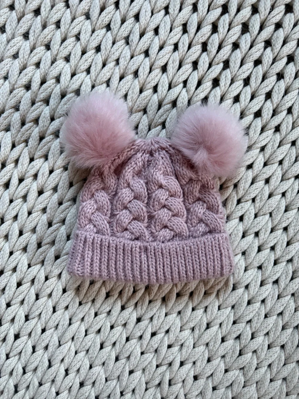 Old Navy girls pom pom winter hat size small